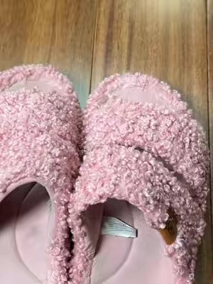 So good for fall and winter @EverFoams-US #slippers #memoryfoamslippers #everfoamsslippers 