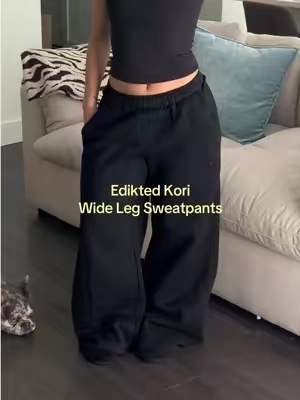 now these are TRUE wide leg sweatpants! unisex & wearing size S!  #sweatpants #widelegsweatpants #widelegpants 