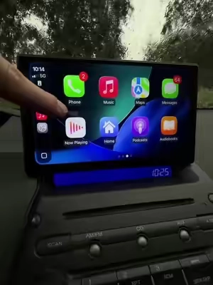 A CarPlay system for this price is crazy #carplay #carplayscreen #carplaysystems #TikTokshopbacktoschool #tiktokshopcreatorpicks 