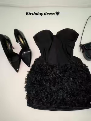 So pretty 😍🖤  size small, weigh 140lbs #minidress #birthdaydress #nightoutoutfit #blackminidress #blackdress