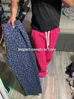 XL 165 5’10. tough & affordable #outfitinspo #fashiontok #OOTD #baggysweatpants #cheetahprint 
