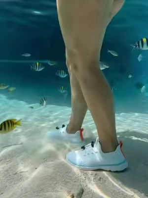 Stopsliding,startlookingfly.⚡️Fromslipperypooldeckstocitystreets,thesearetheultimatetechwearupgrade.Thatgripisnojoke.😤 #TikTokShopSummerSale Getyoursbeforethey’regone!#clogs#summeressentials#slipproof#ootdmen