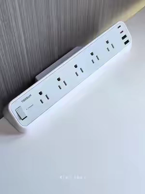I didn't realize how much effort this saves until now #powerstrip #desksetup #homeoffice #workfromhome #tiktokshopcreatorpicks 