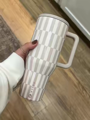 meet latte 🤎 just dropped. @HYDROJUG #hydrojug #tumbler 