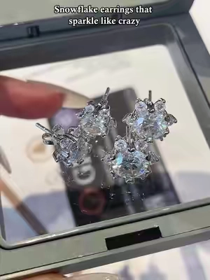 Snowilake earings that sparkle like crazy #moissanite #jewelry #ring #backtoschoolshopping #gift 