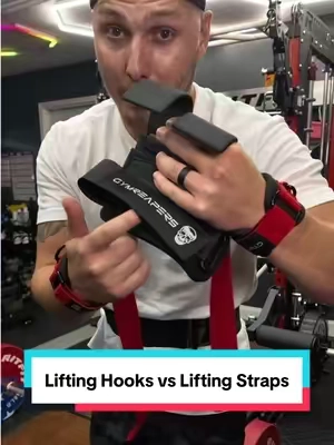 Both take your grip out of the equation, but they feel completely different when you train. Hooks are ridiculously quick to use, while the Griplinks give you more of that traditional strapped-in feel. Which one you’d prefer really depends on how you lift. #TikTokShopCreatorPicks #TikTokshopbacktoschool #payday #Gymreapers #LiftingStraps