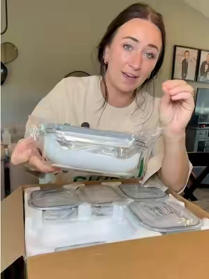 for glass?!? This is such a steal #glasscontainer #crunchymom #microplasticfree #mealprepping #glasscontainerset 