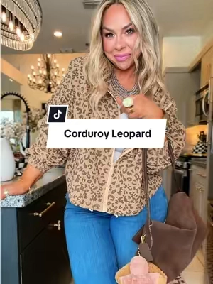 For the leopard girls… this one is GOOD 🐆🤎 Corduroy without that heavy, bulky feel 🙌🏼 It’s lightweight, easy to layer, and basically made for those warmer fall days🍂 @Chicovar #leopardprint #falloutfits #corduroyjacket #sohochic #midsizeoutfits 