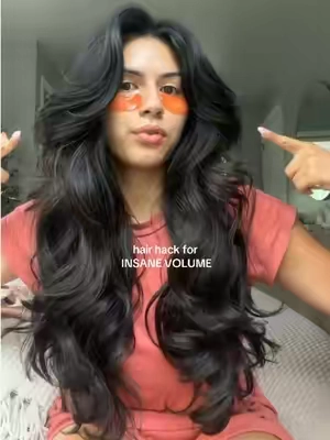 BIG VOLUMINOUS HAIR using texture spray #voluminoushair #texturespray #colorwow #bighair #tiktokshopcreatorpicks 