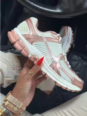 Yes! Yes, Girl you need them! 🎀✨ #nikevomero5 #nike #rosegoldnikevomero5 #rosegold #sneakerhead 