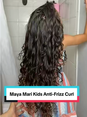 Los rizos de los niños también necesitan una rutina que ayude a mantenerlos hidratados, definidos y con menos frizz. 💕 El set Maya Mari Kids Anti-Frizz Curly Hair hace el proceso más fácil con shampoo 2 en 1, leave-in y gel para definición. #MayaMariKids #CabelloRizadoInfantil #TikTokShopCosmetics #TikTokshopbacktoschool #RizosDeNiños 