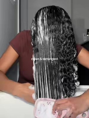 weekly wash day diaries 🎀🎀 using @BounceCurl super smooth cream conditioner  #curlyhair #3chair #curlyhairroutine #washday #curlyhairtutorial 