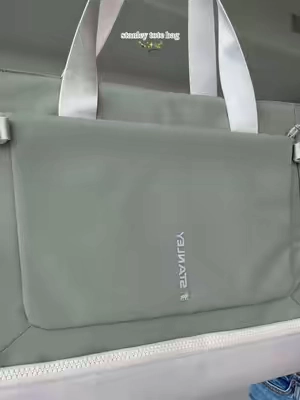 the best travel tote to take everywhere