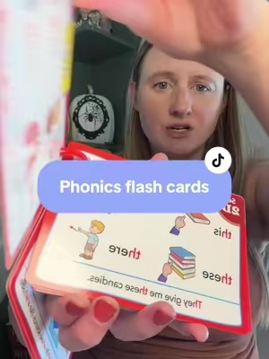 You don’t need fancy phonics programs to teach your child. A set of flash cards will get the job done #phonicsforkids #flashcards #learningathome #learntoread #kindergarten 