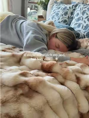 @SpottedCozy this blanket is so dreamy & im detecting a little bit of weight too 😍 #fauxfurblanket #blanketlife #cozyvibes #cozyhome #homefinds 