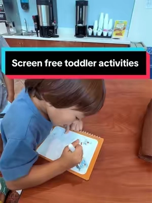 “Wow your toddler is so well behaved in public” and it’s just because he’s in the zone💧✍️ #waterbook #nomess #toddlermom #toddlerideas #screenfreeactivities 