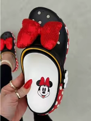 So adorable!! #crocs #minnie #BacktoSchool #crocsnewarrivals 