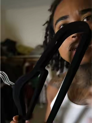 100 PACK VELVET HANGERS🔥👆🏽#devo #foryou #clothes 