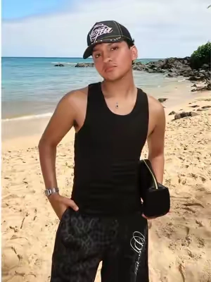 Day 2 Hawaii outfit w/ @FDR 🖤 #fyp #jorts #fdr #unisex #fashion 