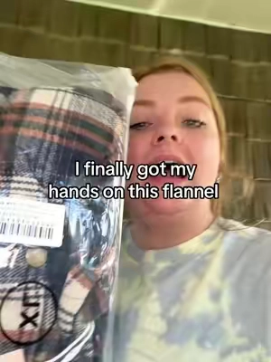 Finally got my hands on this flannel shacket! And it’s plus size approved #shacket #flannelshacket #flannel #plussizeflannel #TikTokshopbacktoschool 