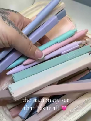 the colors are way too cute 💓🫣 #backtoschool #stationaryset #pens #colorfulpens #penset 