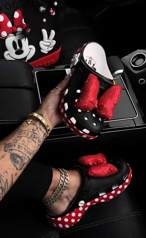 #crocs