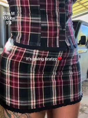 This cotton plaid set is giving bratzz ♥️💙 #cotton #plaid #plaidskirt 