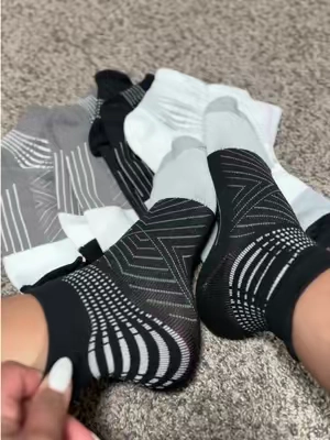 Medias de compresión #paratiii #TikTokshopbacktoschool #sohochic #iramysocks #compressionsocks 