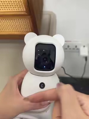 Cámara de seguridad de  uso fácil para toda la familia! Haz video llamada con tus niños con un solos boton #cinmoore #camaradeseguridad #securitycamera #homesecurity #camaradevigilancia