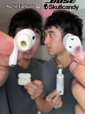 Which headphones are better? 🤔 #skullcandy #earbuds #headphones 