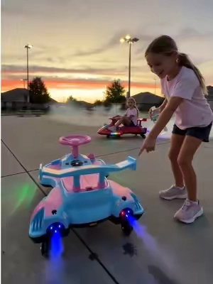 The fuel for this twisting car is water!! #akeleo #backtoschoolshopping #wigglecarforkids #momhack #giftideas 