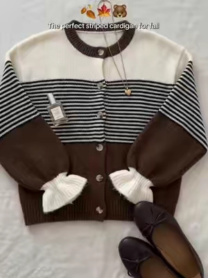 The perfect striped cardigan for fall 🍂🍁🐻#TikTokshopbacktoschool #sohochic #cardigan #sweater #falloutfits 