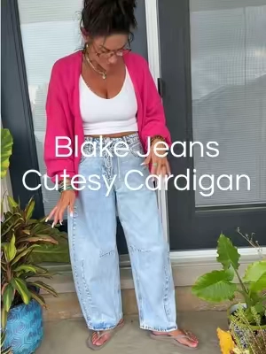 I don’t typically wear offbrand jeans but this brand… They feel like luxury high-end! 🌟 10 outta 10!!!! You just gotta trust me on this one! And of course this cardigan is absolutely adorable. It’s a brand new style and did something you better grab quickly before they sell out!!! #jeans #cardigan #falloutfits #newoutfits #acidwash (these jeans are absolutely adorbs!!!) 