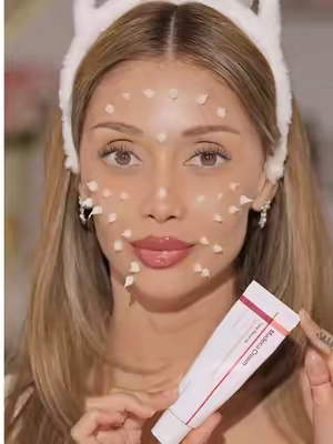 100 MILLION sold for a reason 👀✨ Meet the K-beauty icon, Madeca Cream. @Centellian24  #Centellian24 #Madecacream #kbeauty #pharmacybeauty #centellian24partner 