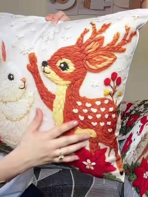 Las fundas de mis cojines para estas christmas son una belleza , así no tengo que comprar los cojines , te las comparto a ti también 🥰#paratiiiiiiiiiiiiiiiiiiiiiiiiiiiiiii #TikTokshopbacktoschool #tiktokshopcreatorpicks #pillowcover #chistmasdecor 