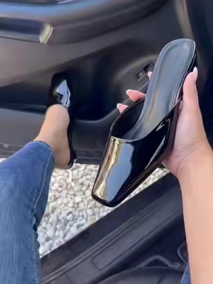 The product is in the cart, my dear friends. #womenshoes 
