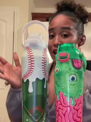 Dual sip option, cold 24 hours and leak proof , what more could you ask for?! #frostbuddy #waterbottle #backtoschool #backtoschoolshopping 