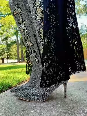 Treat yourself! That is all! WOW!!!! #stunning #treatyourself #boots #sparkle #yolo 