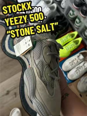 What A Time. Yeezy’s for dang under retail W/ @StockX … #adidas #yeezy500 #gotitonstockx #stonesalt #sneakers 