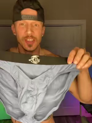 This is how to get the perfect fit with the external pouches in the All New Bamboo V Fly Briefs by RMAC🙌