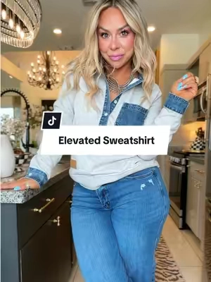 The sweatshirt you’ll be reaching for constantly👏🏼 @Asvivid Shop #sweatshirt #midsizeoutfits #fallfashion #sohochic #midsizeoutfitinspo 