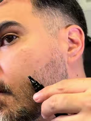 Este problema de la barba calva lo tenemos todos los hombres con barba 🤯 #barba #barbero 