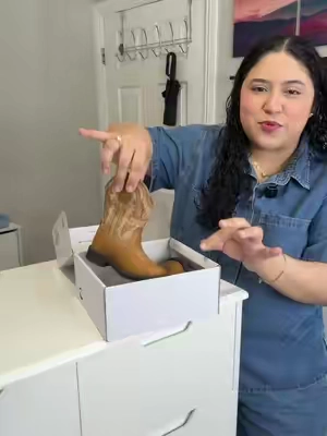 Unas botas vaqueras que combinan comodidad y estilo para los más pequeños. Perfectas para completar sus outfits y darles ese toque western que nunca pasa de moda. #BotasParaNiños #EstiloVaquero #ModaInfantil #TikTokShopCreatorPicks #TikTokshopbacktoschool