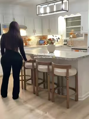 Estoy encantada con estos hermosos #barstools #falldecor #barstool #cozyvibes #fallvibes 