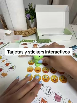 Interactive Talking Flash Cards 🦕✨ Una forma divertida de aprender jugando. Los niños colocan el dinosaurio sobre los stickers y este les va diciendo qué es cada objeto. También incluye flash cards interactivas para aprender nuevas palabras, identificar imágenes y mantenerlos entretenidos mientras aprenden.#tiktokshopcreatorpicks #tiktokshopsummersalesale #TikTokshopbacktoschool #sohochic #learningtoysfortoddler    