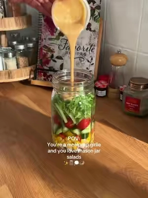 You’re a mealprep girlie and you love mason jar salads 😋🥙#fyp #foryoupage #tiktokfinds #mealprepideas #salad #mealprep #EasyRecipe #TikTokshopbacktoschool #saladsoftiktok 