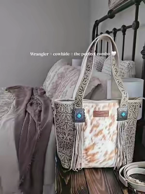 this tote is GORGEOUS 🤍 #WranglerBags #Wrangler #WesternStyle #CowhideBag #TikTokShop 