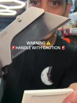 Incredibly sharp blades that fit any utility knife. Worth getting a box just to have on hand.  #oknife #ceramic #utilityknife #bluecollar #TikTokshopbacktoschool 