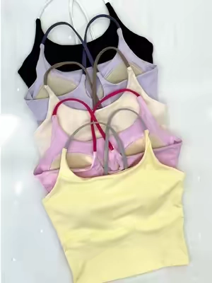 Criss-cross straps, comfy support, ready to move. 🖤✨ #sportsbra #crisscrossbra #activewear #sportstop  #TikTokshopbacktoschool