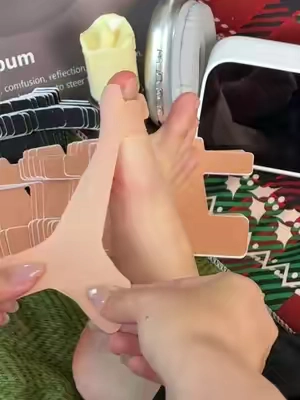 Mis pies necesitaban este pequeño apoyo #bunioncorrector#foottape#summerwins#dealsforyoudays #tiktokshopdealsforyoudays 